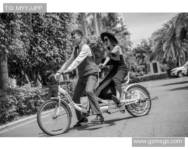 足球场上的爱情故事那些明星球员的甜蜜伴侣与浪漫瞬间